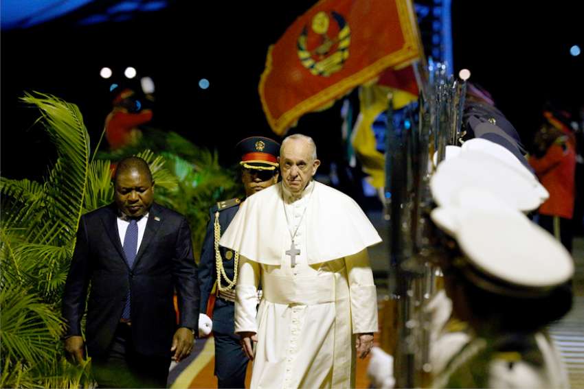 Crowds give Pope Francis warm welcome in Mozambique
