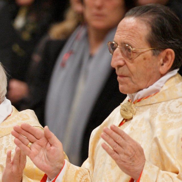 Pope names retired cardinals to investigate source of leaks to media 