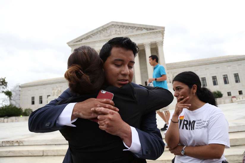 U.S. Supreme Court tie vote blocks temporary plan to stop deportations