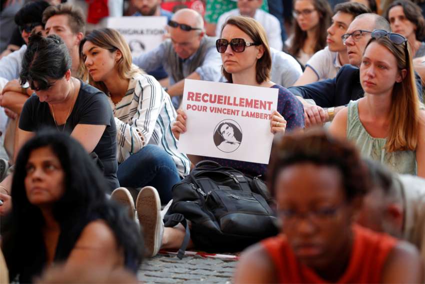 Pope Francis mourns death of Vincent Lambert after doctors withhold care