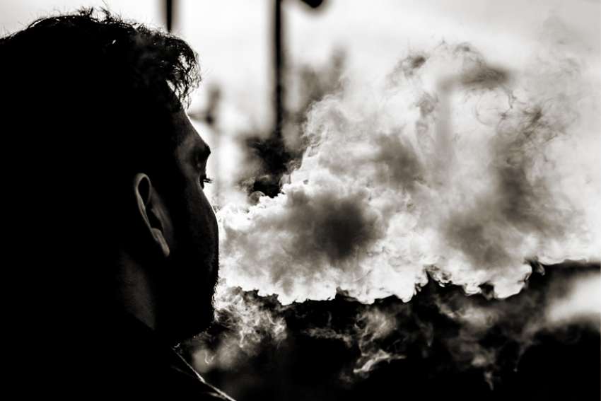 Editorial: Extinguish vaping