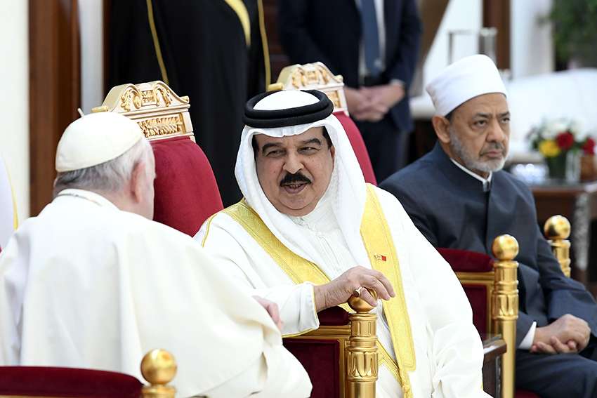 In Bahrain, pope sees joy of Catholic minority, deepens ties with Muslims