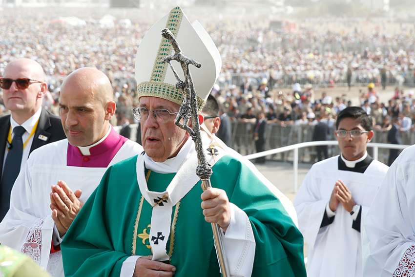 Pope preaches message of hope to 1.3 million at Lima Mass