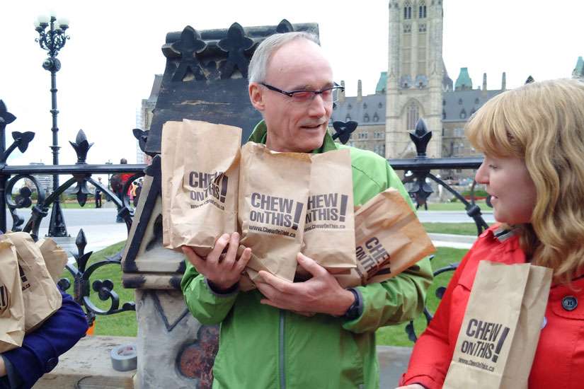 Anti-poverty campaign wants candidates to Chewonthis!
