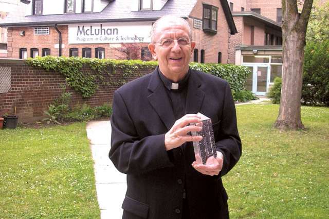 McLuhan award goes to Jesuit communicator