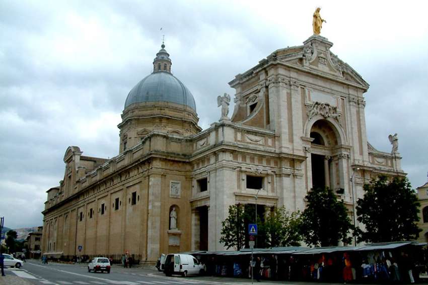 New Assisi shrine is reminder to shed attachment to money, Pope says