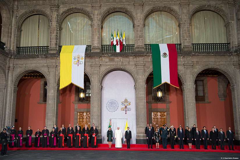 Mexican politicians eager to show themselves meeting Pope Francis