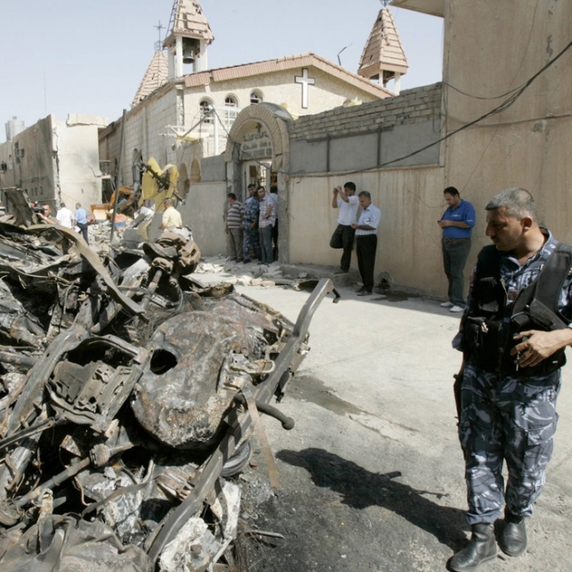 Car bombs planted in front of Iraqi churches 