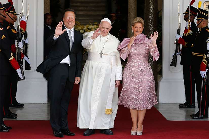 Bring hope, peace to Central America, Pope tells Panamanian leaders