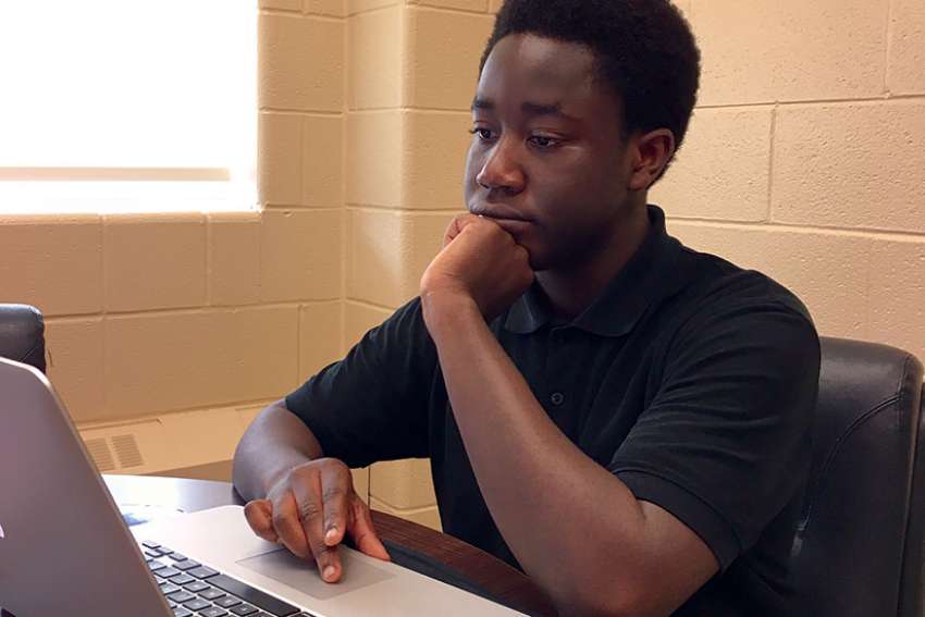 Apple takes a shine to Ontario teen’s tech project
