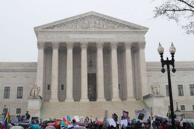 U.S. Supreme Court approves sectarian prayer at public meetings