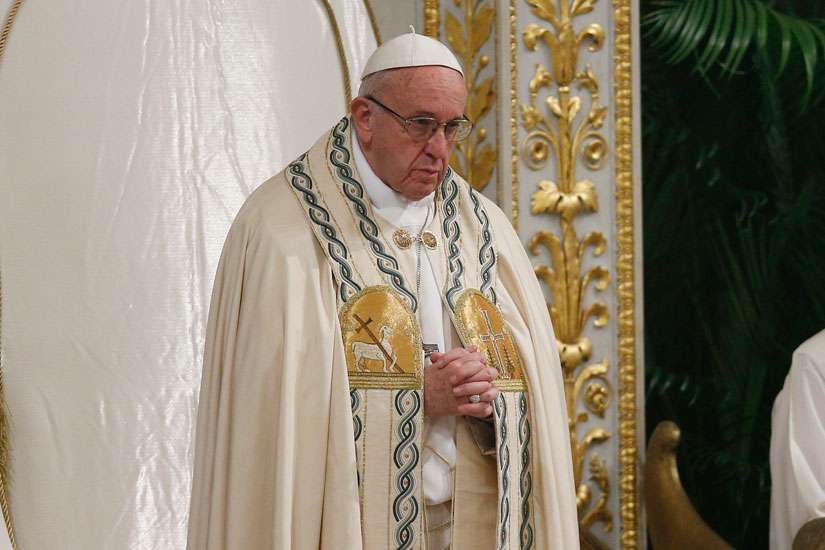 Pope's homily: God frees us from fear of everything, the sin that paralyzes Christians