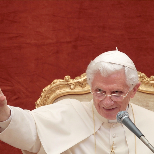 Stop, listen, reflect on what God is trying to tell you, pope says 