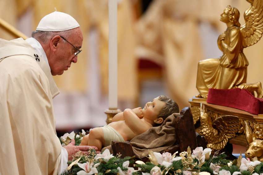 At Christmas, Jesus offers a new kind of hope, Pope Francis says