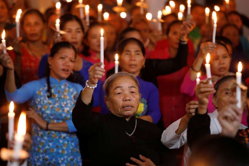 Pope Francis prays for Vietnamese migrants found dead in U.K.