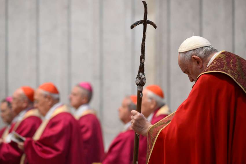 Showing love, mercy are key to entering heaven, Pope Francis says on All Souls' Day