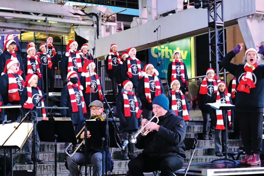 Christmas concert takes over Dundas Square