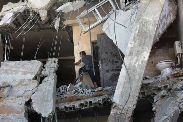 Gaza's Christians work together to stay safe