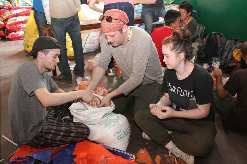 Week after quake, trucks of aid begin reaching remote areas of Nepal