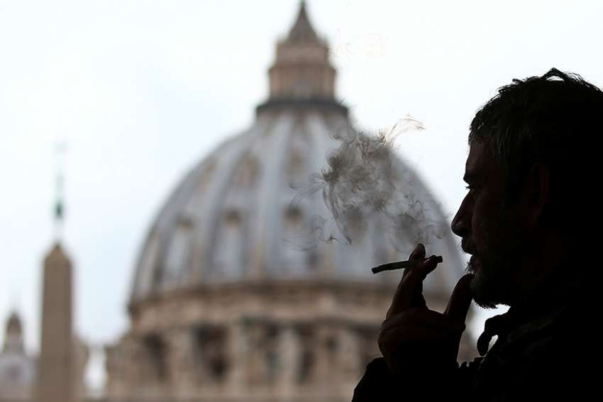 Pope bans sale of cigarettes in Vatican on health grounds