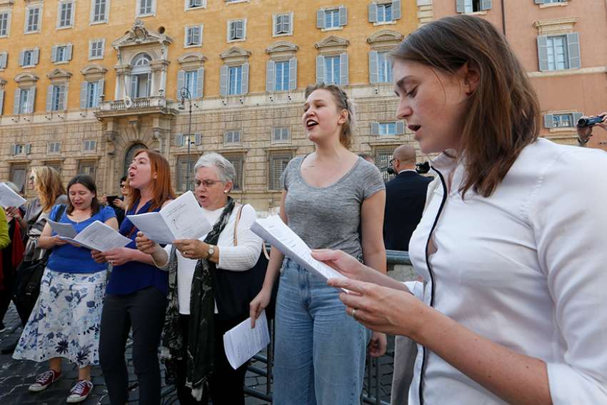 Superiors general believe women should have voting power at synod