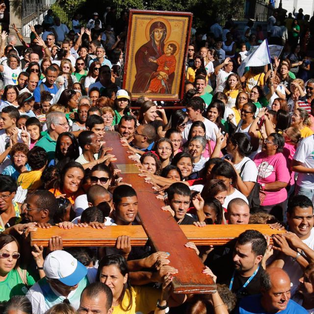 Jesuit superior tells WYD pilgrims 'keep eyes, heart open' 