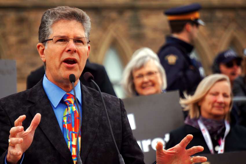 MP Mark Warawa dies after battle with cancer