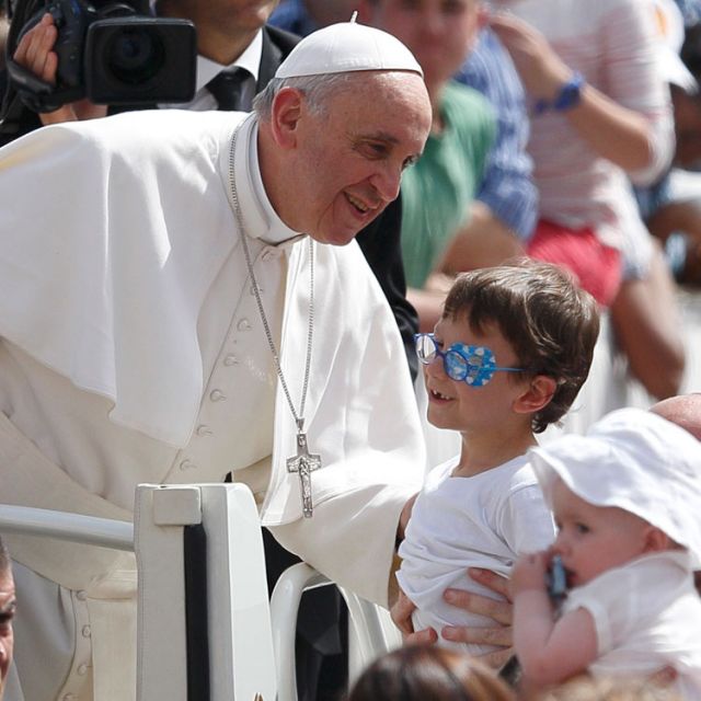 Pope: Unemployment, slave labor go against God's plan, human dignity 