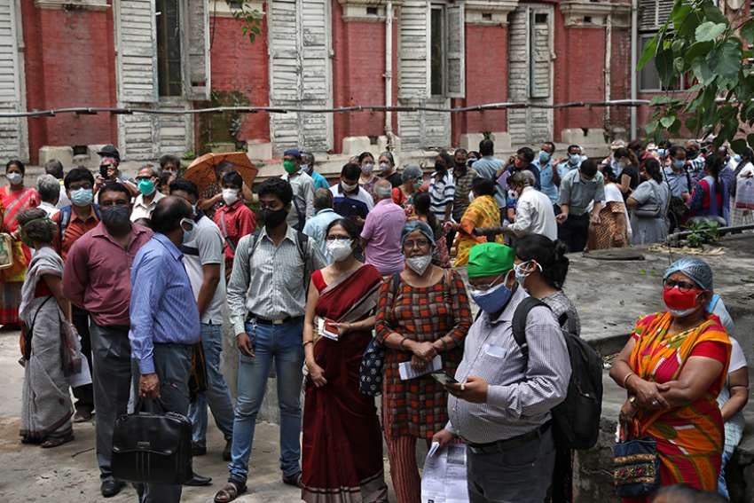 As COVID-19 spikes, Indian church officials look for ways to help