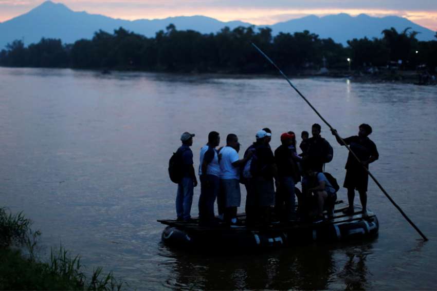 Mexican bishops on migrants: 'We cannot turn ourselves into that wall'