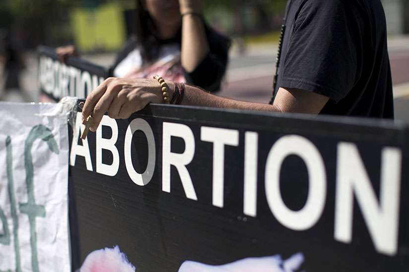 U.S. House bill holds up federal funds for Planned Parenthood for a year