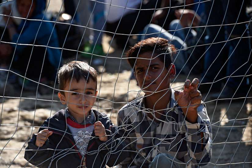 No one can pretend not to know Syrians, Iraqis are suffering, Pope says
