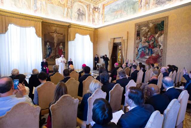 'Educational compact' between families, world is broken, Pope Francis says