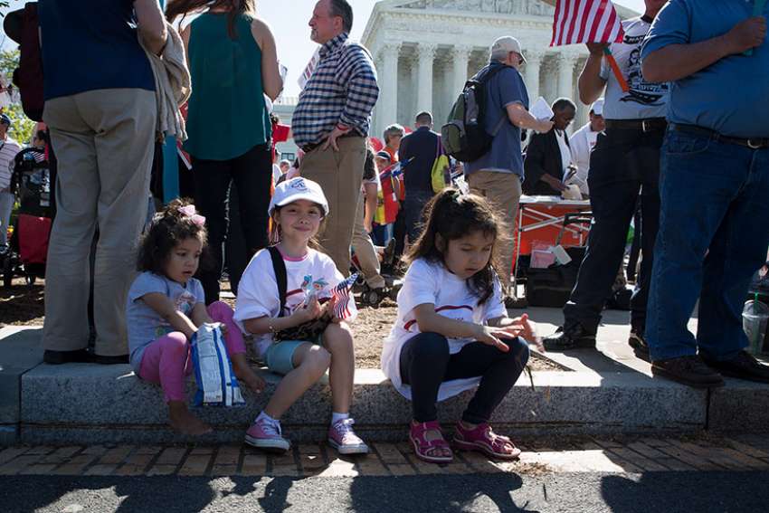 U.S. bishops call for permanent protection for young migrants