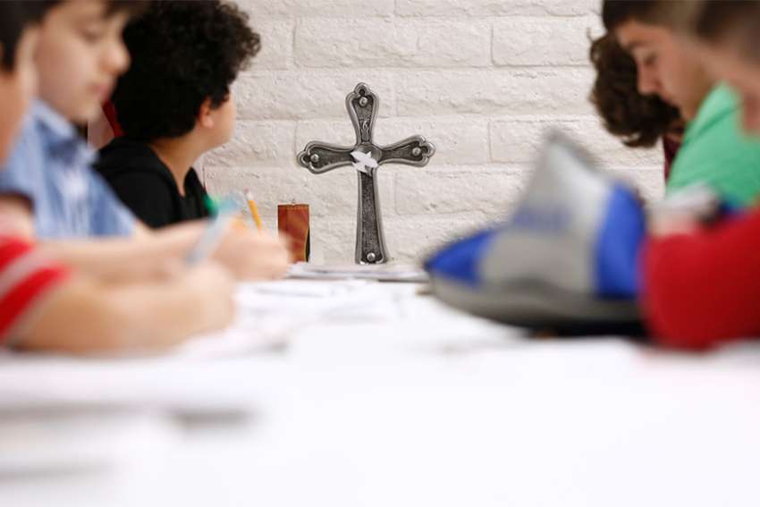 Parents must be involved in child's education, Pope Francis says