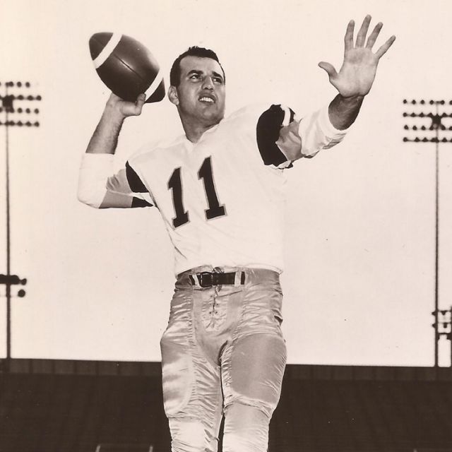 York University honours former CFL coach Frank Cosentino