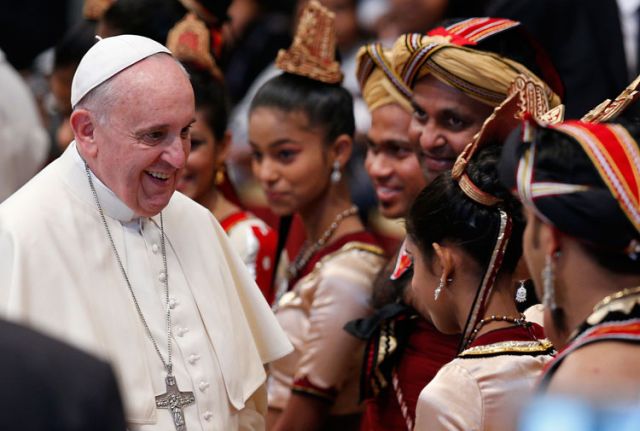 Pope Francis urges Sri Lankans to reconcile, accepts invitation to visit 