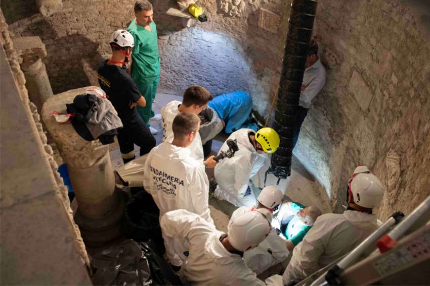Forensic experts to study 'thousands of bones' found in Vatican ossuaries