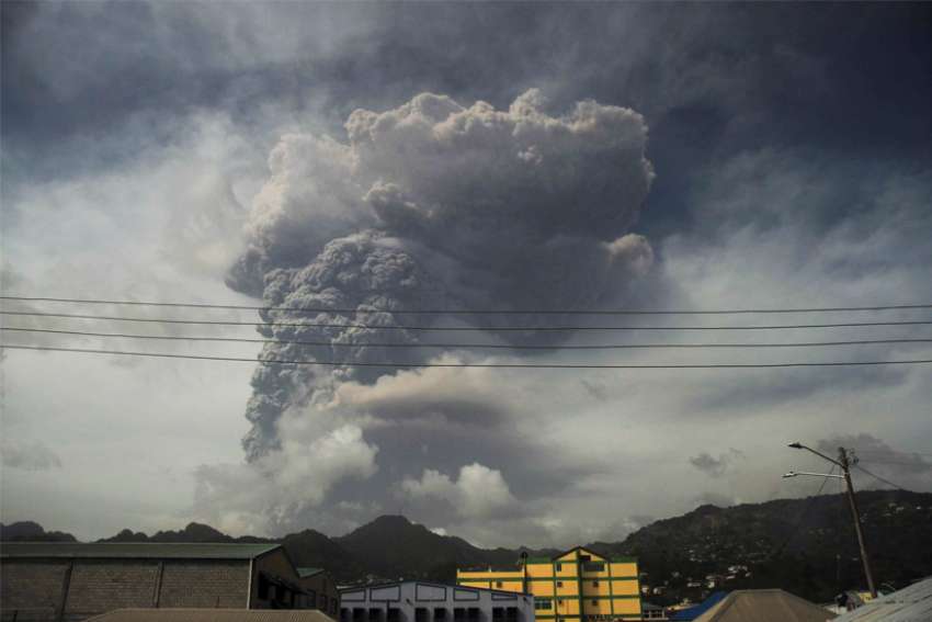 Faithful rally support for volcano victims
