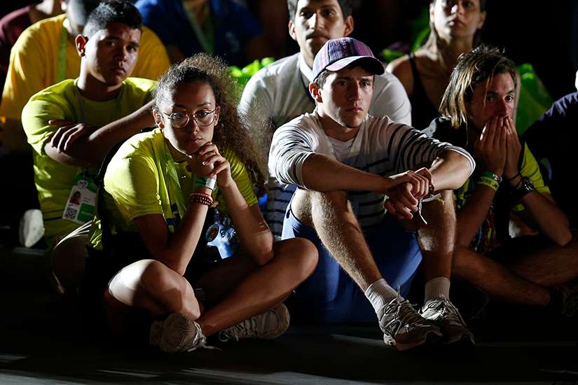 Be 'influencers' for God, imitate Mary, Pope urges at World Youth Day vigil