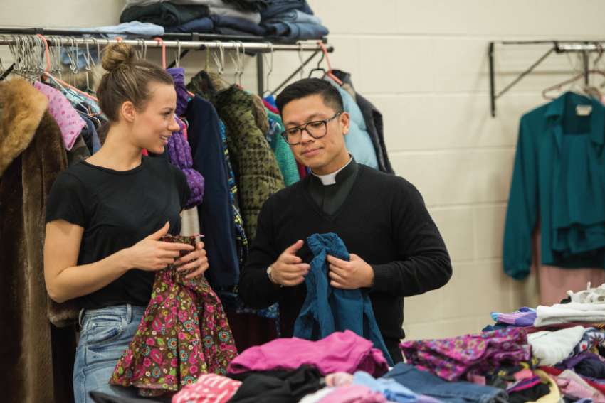 Youth open closet doors to Winnipeg’s new migrants and refugees