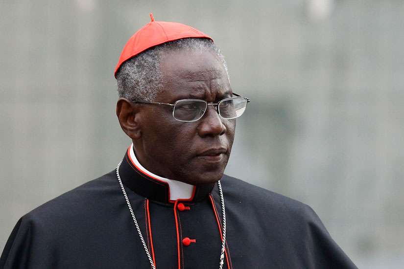 Experts: Cardinal Sarah's Mass comments are permitted under canon law