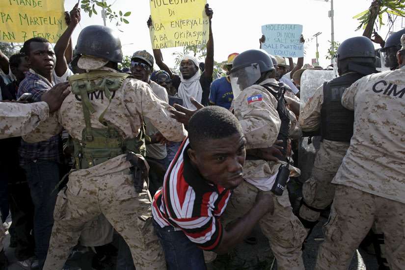 Haitian bishops call for quick, negotiated solution to pending political crisis