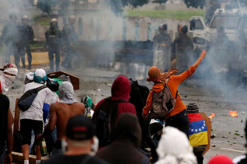 Vatican insists on peaceful, democratic resolution in Venezuela