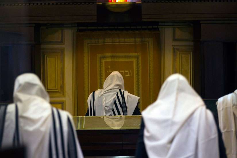 Pope condemns attack on Jerusalem synagogue, urges end to violence