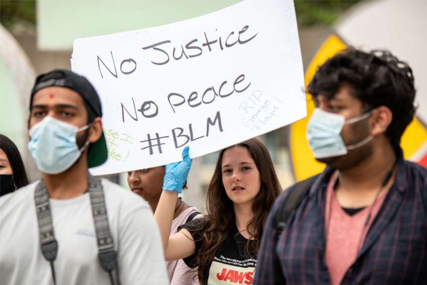 Canadian bishops condemn racism, call for healing