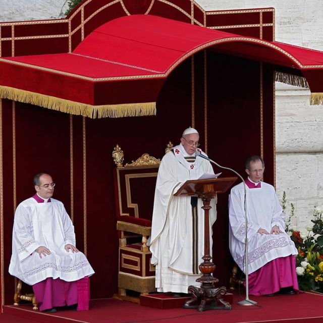 Pope Francis changes Holy Thursday plans to celebrate Mass in prison 