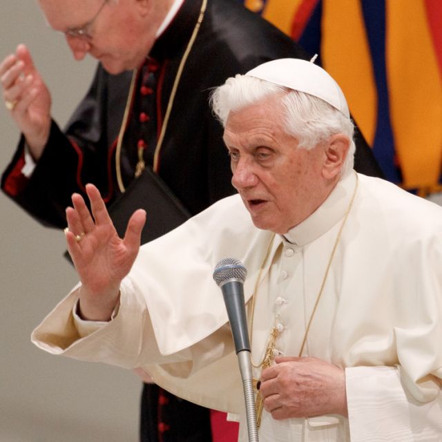 Christian theology has role to play in promoting peace, pope says 