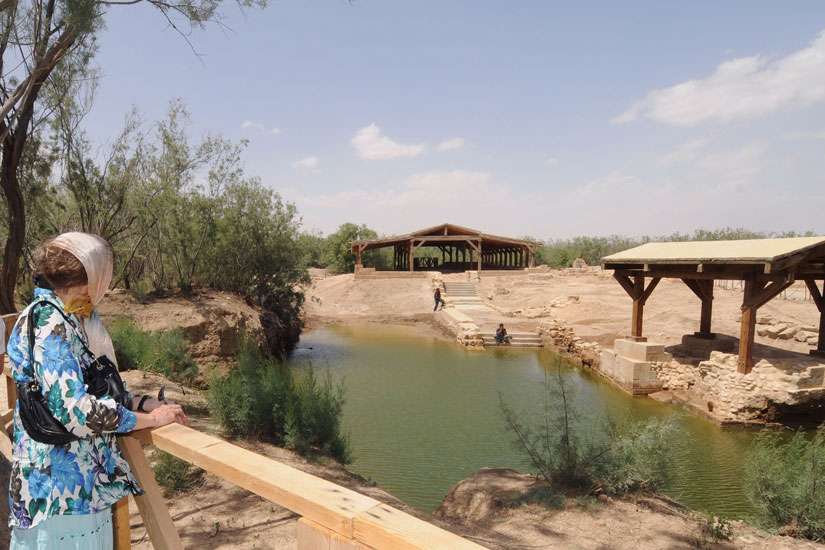 Jordan welcomes throngs of tourists at site where believers say Jesus was baptized