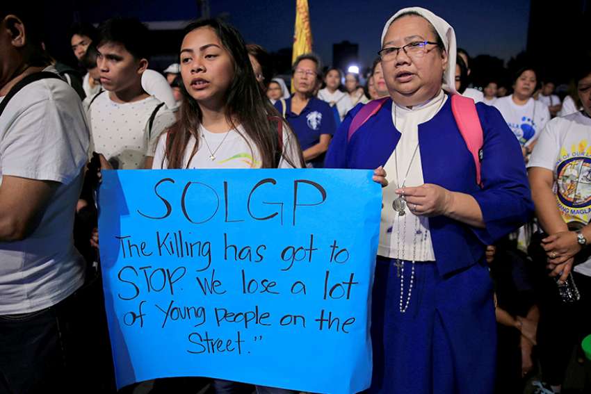 Cardinal Tagle laments deaths of innocent people in Philippines